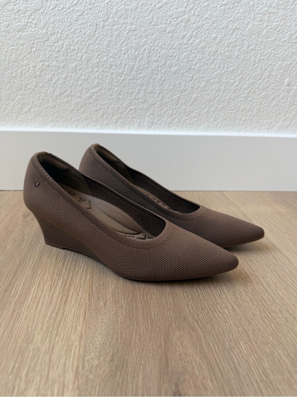 VIVAIA Brown Aria Wedge 2.0 Pointed Toe Shoes